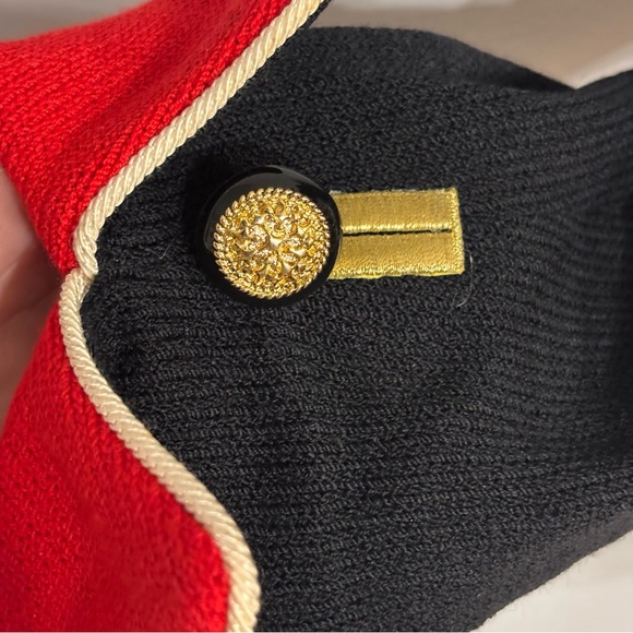 St. John Collection Black and Red Knit Jacket w Gold Buttons Sz 8 (runs big) EUC - Picture 5 of 13